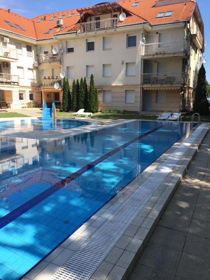 Sport Apartman ไฮจ์ดุสโซบอสโล ภายนอก รูปภาพ