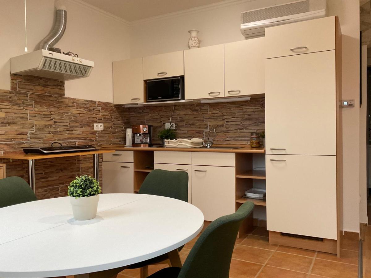 Sport Apartman ไฮจ์ดุสโซบอสโล ภายนอก รูปภาพ
